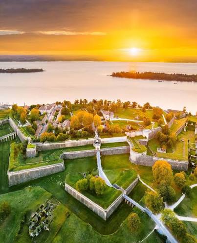 Citadelle de Blaye et estuaire de la Gironde